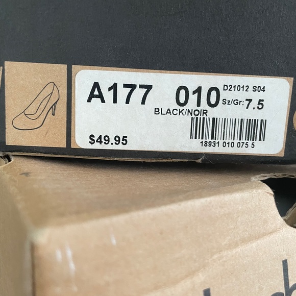 Gorgeous Black Pumps! With original box + extra heel caps 🥰 - Picture 6 of 10